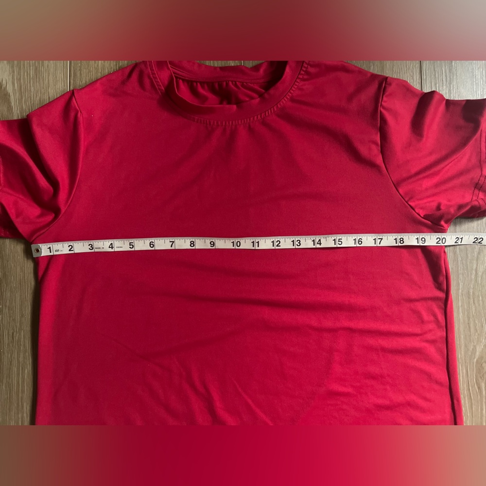 Red Crewneck Short Sleeve Tshirt EUC - Picture 4 of 7